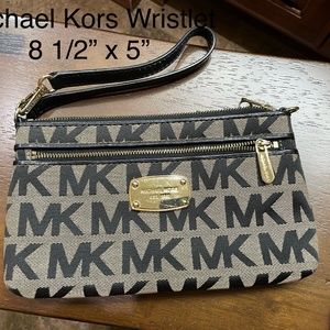 Michael Kors wristlet